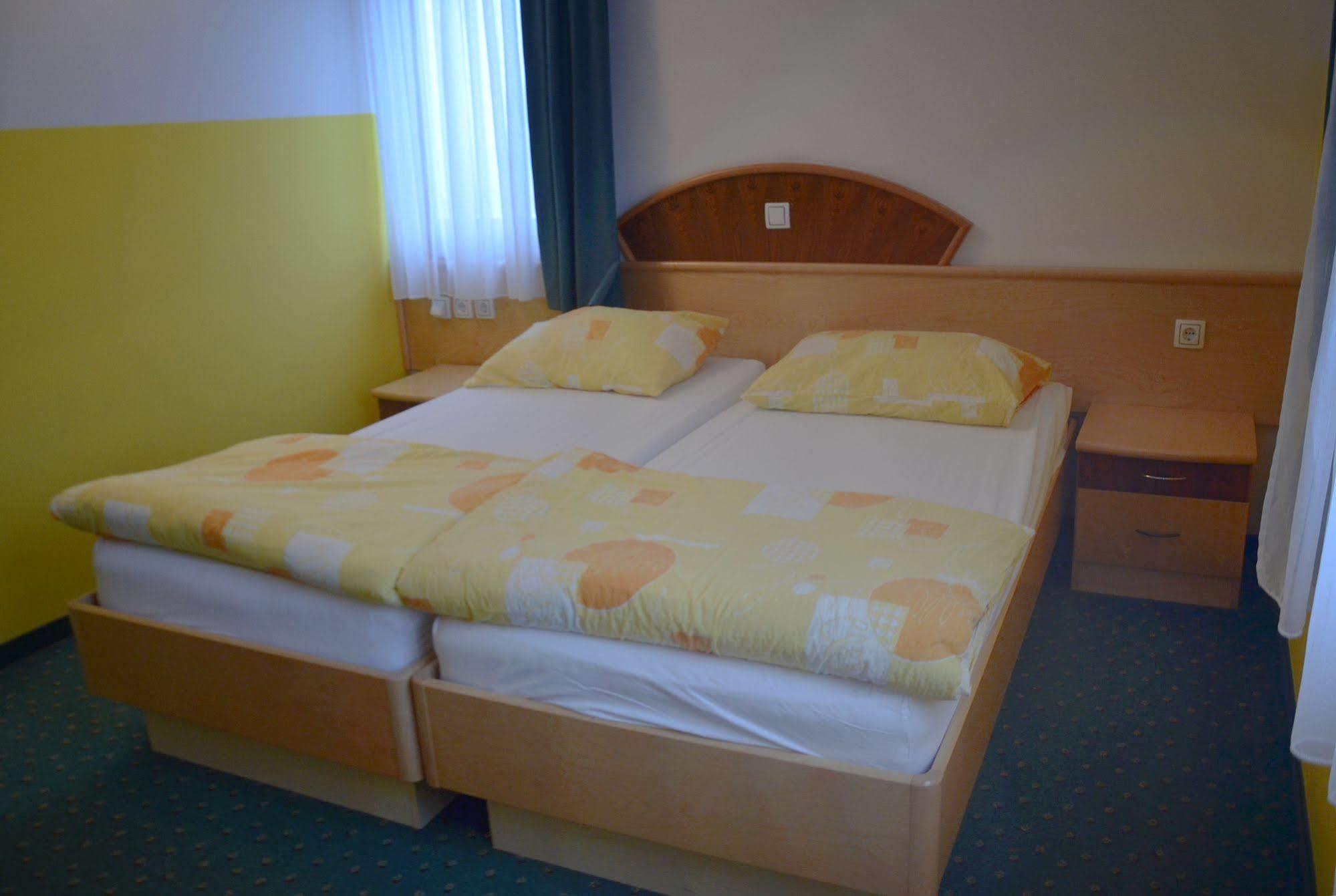 Garni Hotel Zvon Zreče Buitenkant foto