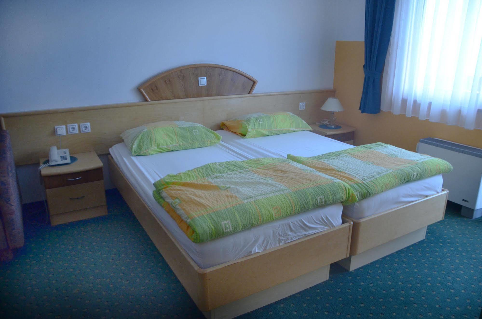 Garni Hotel Zvon Zreče Buitenkant foto